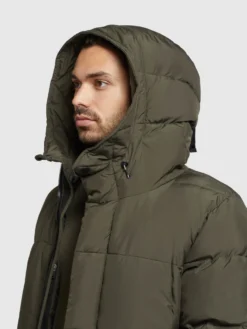 Khujo Wintermantels Winterjas Pato Heren Olijfgroen -Colberts Winkel 49473df164faa11de6ab09148364d20f scaled