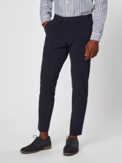 Lindbergh Pantalons Slimfit Pantalon Club Pants Heren Navy -Colberts Winkel 60721519a907869a0d3e8a65f6158e21 scaled